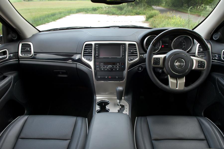  Jeep Grand Cherokee 2011 года  (UK) (фото 7 из 32)